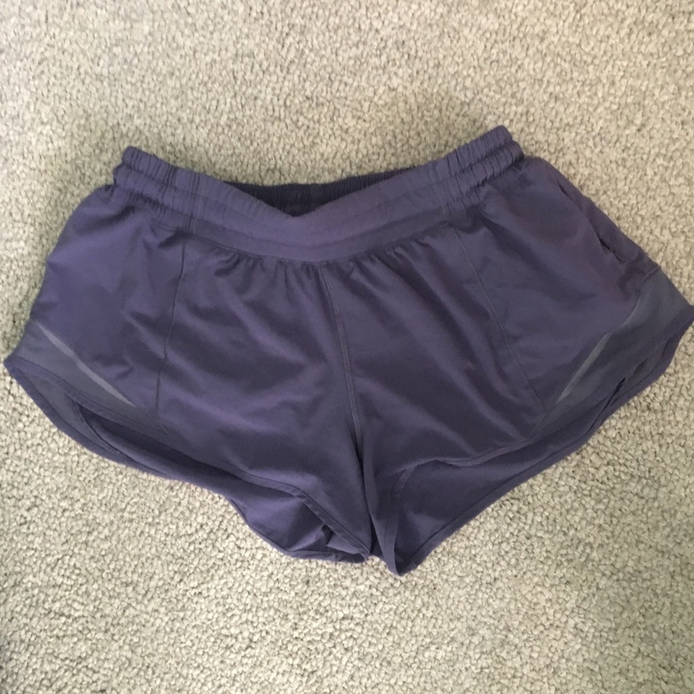 Lululemon size 8 Hotty Hot Short purple